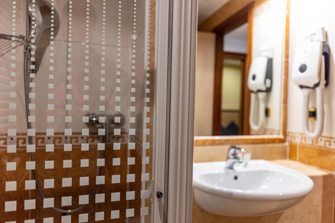 Hotel Mary Vicence Extérieur photo