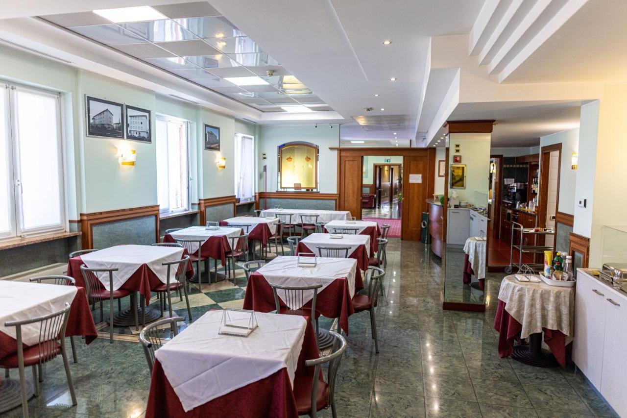 Hotel Mary Vicence Extérieur photo
