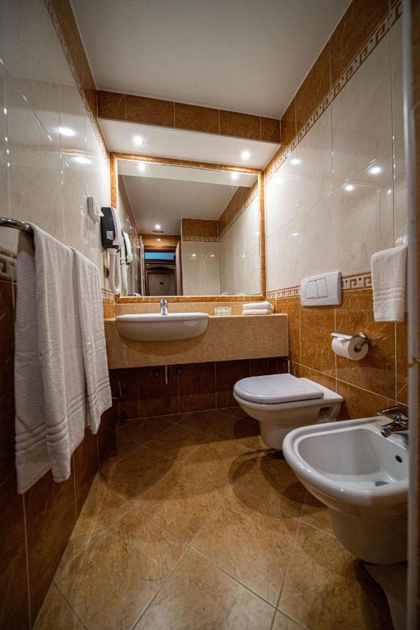Hotel Mary Vicence Extérieur photo