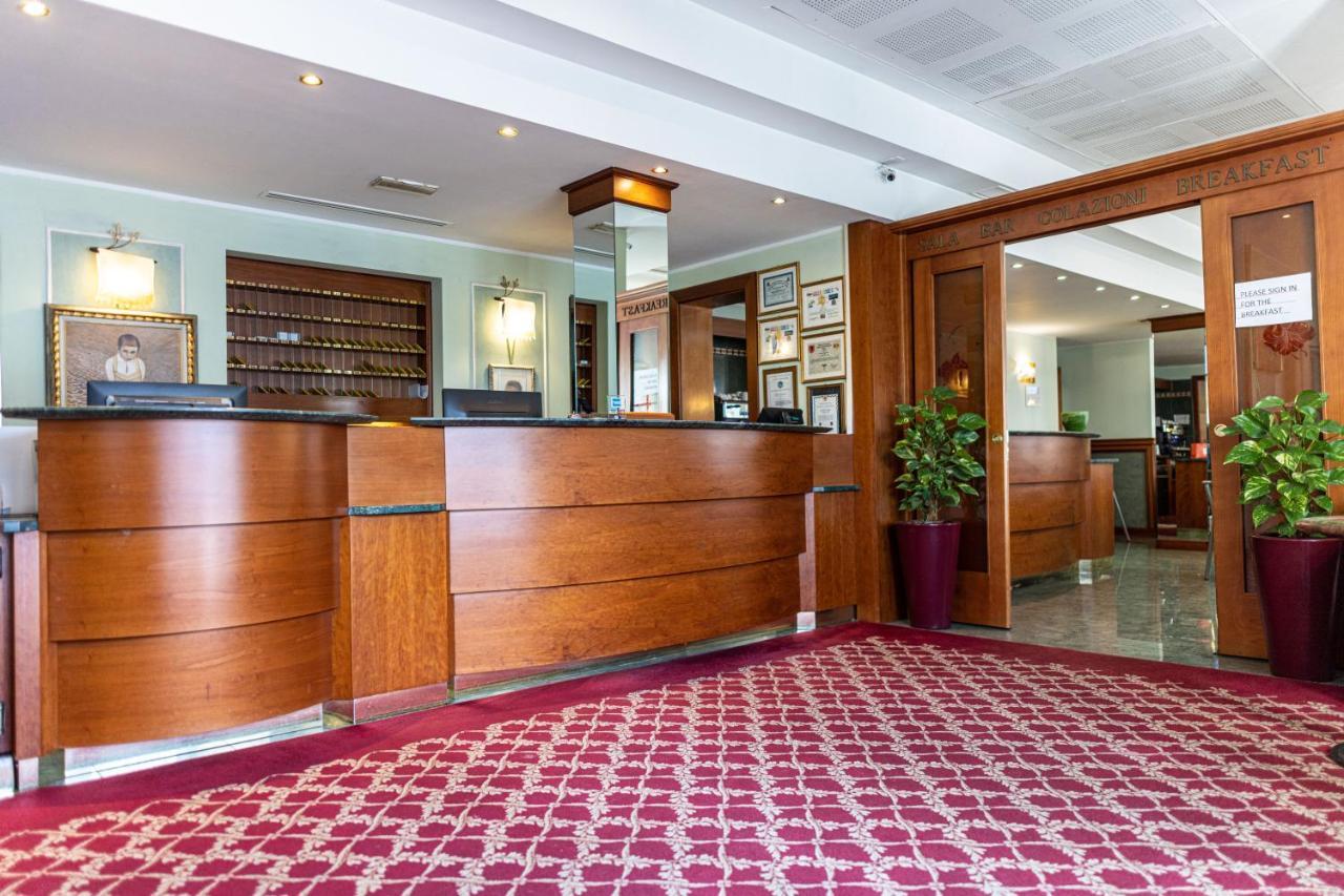 Hotel Mary Vicence Extérieur photo