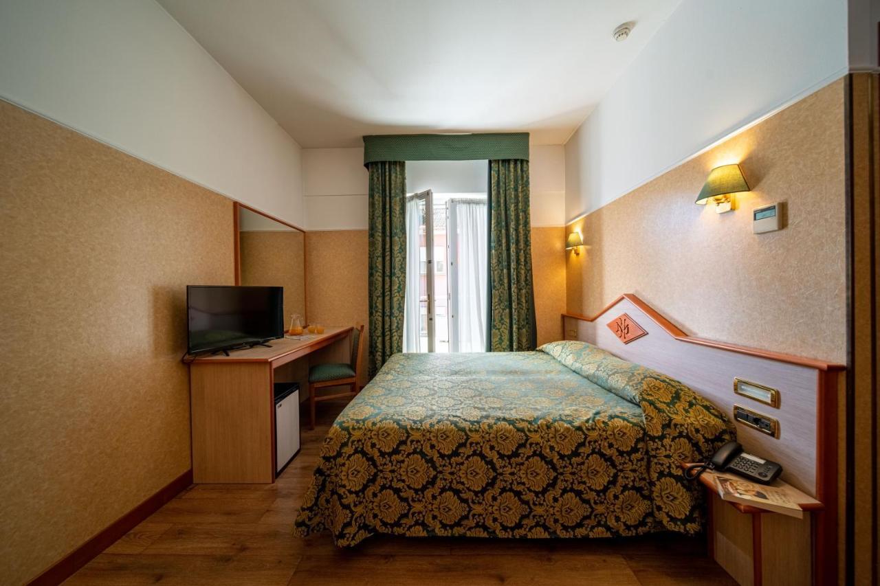 Hotel Mary Vicence Extérieur photo