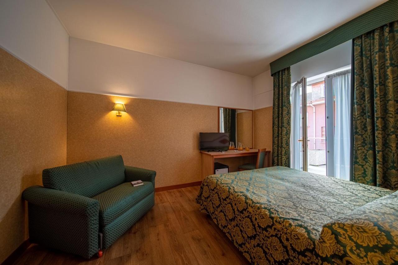 Hotel Mary Vicence Extérieur photo