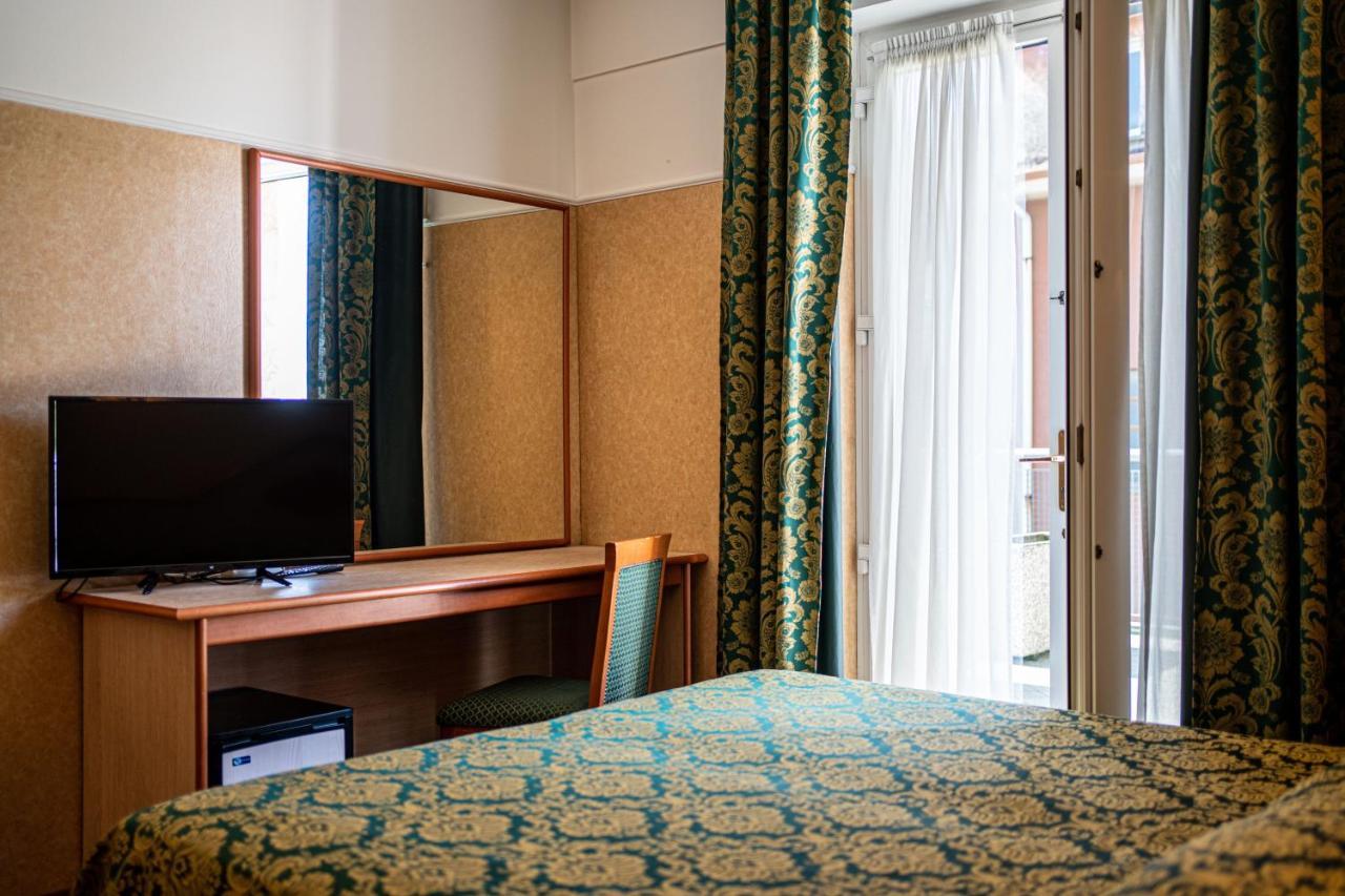 Hotel Mary Vicence Extérieur photo